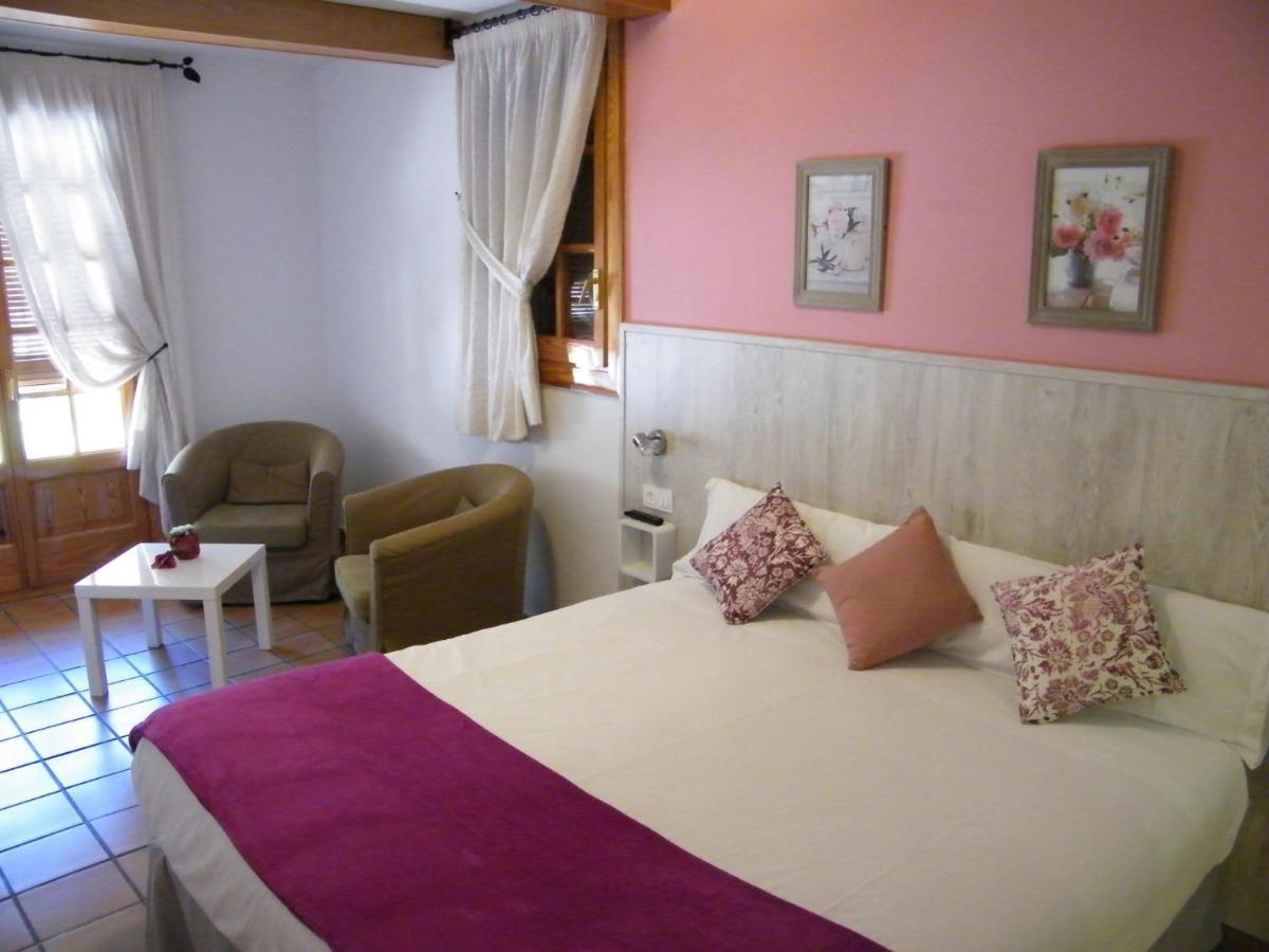 Hotel Lamoga Llavorsí Buitenkant foto