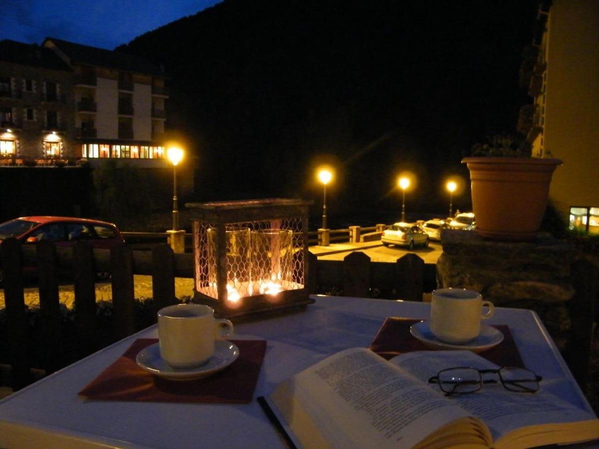 Hotel Lamoga Llavorsí Buitenkant foto