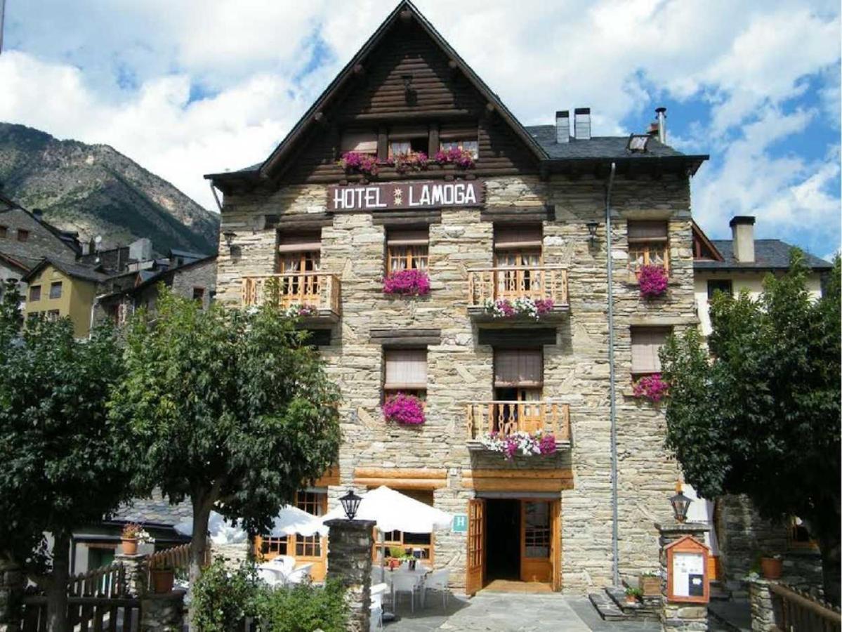 Hotel Lamoga Llavorsí Buitenkant foto